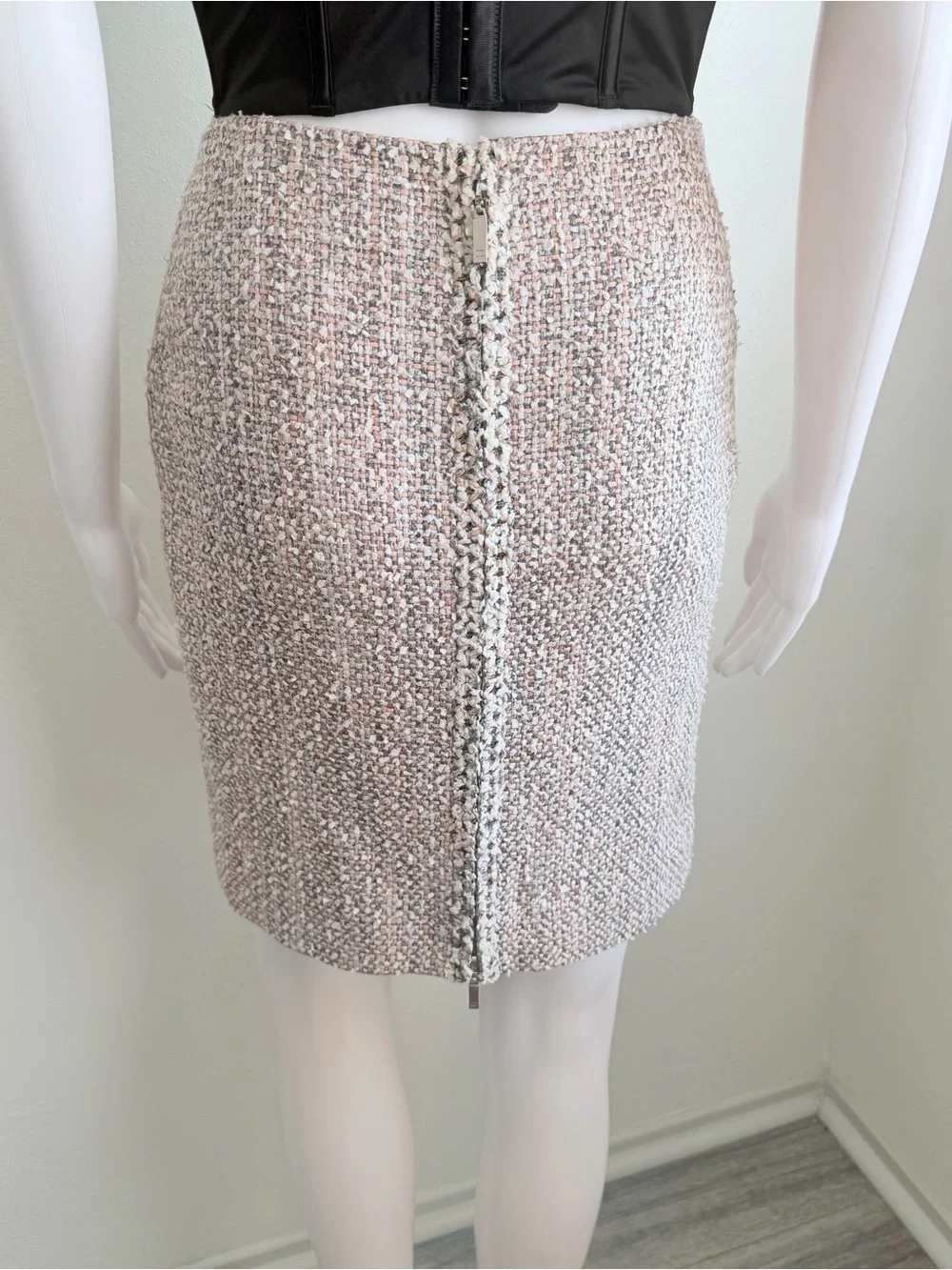 CHANEL Bouclé Tweed Pencil Skirt in Neutral Blends